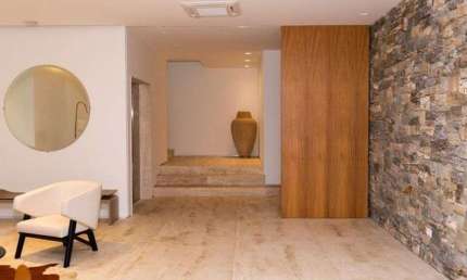Casa de condomínio para venda tem 980 metros quadrados em Tamboré - SP.