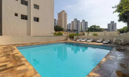 Apartamento à Venda no Prédio 1983 na Saúde - São Paulo - SP