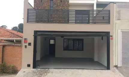 Belíssimo Sobrado à Venda no Parque Continental, São Paulo - SP