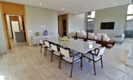 Casa de condomínio para venda tem 575 metros quadrados com 4 quartos