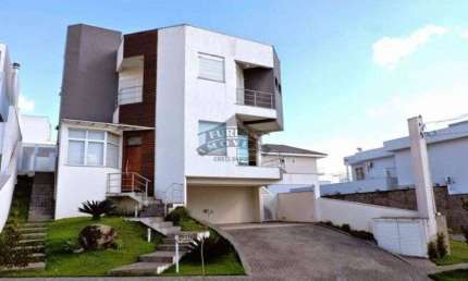 Casa à venda no Condomínio São Paulo II em Cotia - SP.