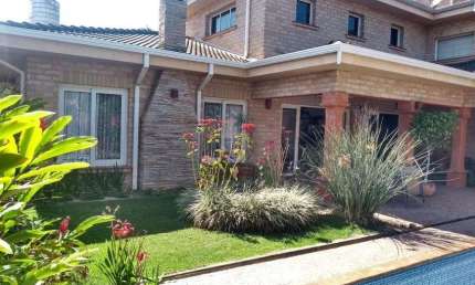 Casa de condomínio para venda possui 369 metros quadrados com 3 quartos em Limeira - SP.