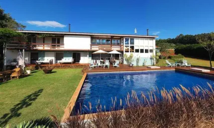 Casa para venda possui 800 metros quadrados com 3 quartos em Parque São Jorge - Avaré - SP.
