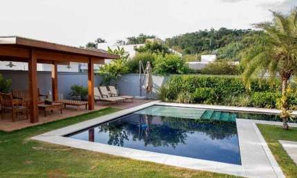 Casa de condomínio para venda tem 710 metros quadrados com 5 quartos em Capivari - Louveira - SP