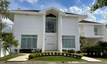 Casa para venda possui 900 metros quadrados com 4 quartos em Jardim Toscana - Indaiatuba - SP.
