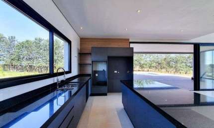 Casa de luxo à venda na Reserva Portal Japy, bairro Jacaré, Cabreúva - SP
