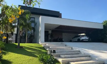 Casa sobrado alto padrão à venda no Condomínio Villaggio Paradiso no Bairro Itapema em Itatiba - SP