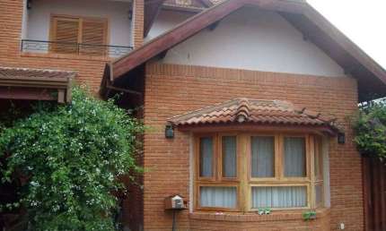 Casa de condomínio para venda com 330 metros quadrados com 4 quartos