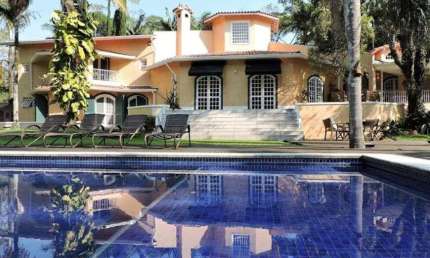Casa alto padrão para venda no Condomínio Parque Silvino Pereira em Cotia - SP.