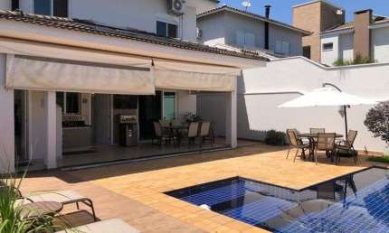 Casa com piscina à venda no Condomínio Jatobás em Jundiaí - SP