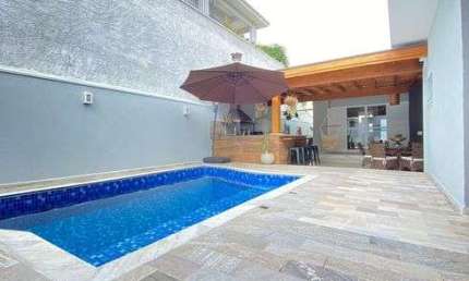 Casa à venda no Condomínio Itatiba Country Club em São Paulo.