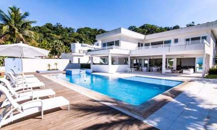 Casa à venda no Condominio Cocanha em Caraguatatuba - SP.