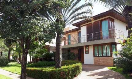 Casa de condomínio para venda com 502 metros quadrados com 4 quartos