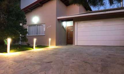 Casa à venda em Condomínio Raízes em Paulínia - SP.