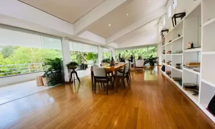 Casa de alto padrão à venda E locação no Jardim Guarapiranga em São Paulo - SP.