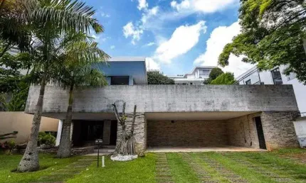 Sobrado à venda e para locação no Alphaville Residencial 8 em Alphaville em Santana de Parnaíba - SP