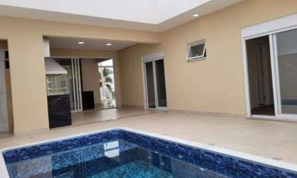 Casa à venda no Condominio Portal do Lago em Sumaré - SP.