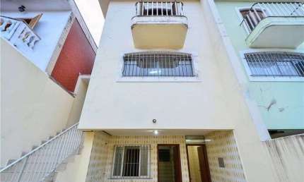 Excelente Sobrado à venda no Bairro Vila das Belezas - São Paulo - SP