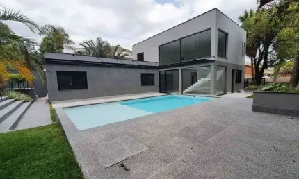 Casa à venda no Condomínio Alphaville 2 em Barueri - SP.