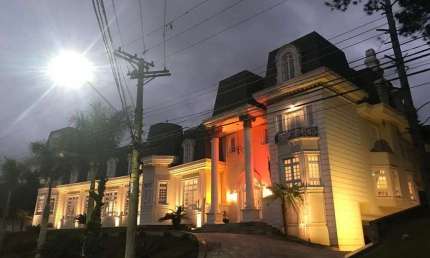 Casa alto luxo mobiliada à venda e locação no Condomínio Tamboré 3 em Santana de Parnaíba - SP.