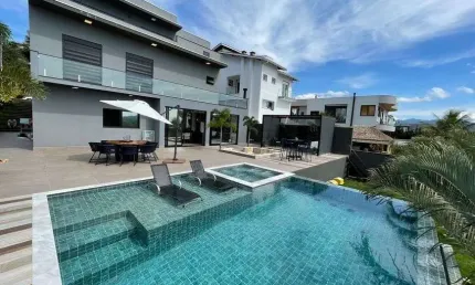 Casa alto de padrão à venda no Condominio Porto Atibaia em Atibaia - SP.