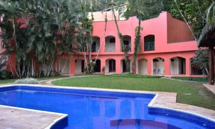 Casa de condomínio para venda possui 415 metros quadrados com 6 quartos