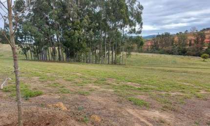 Terreno alto padrão à venda no Condominio Village Boa Vista em Porto Feliz - SP.