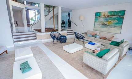 Casa alto padrão à venda e para locação no Condomínio Alphaville Residencial 2 em Barueri - SP