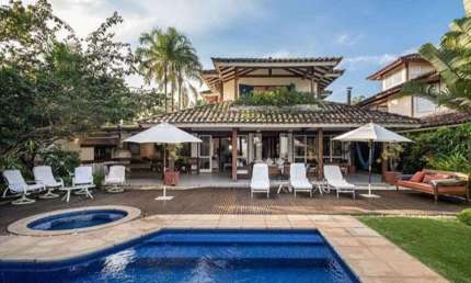 Casa de condomínio para venda com 728 metros quadrados com 6 quartos em Jaraguá - São Sebastião.