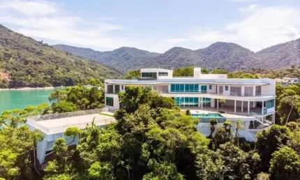 Casa para venda e locação na Península de Santa Rita em Ubatuba - SP.