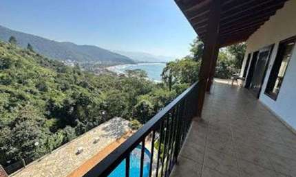 Casa mobiliada alto padrão para aluguel prox. ao mar no Condomínio Ponta das Toninhas - Ubatuba - SP