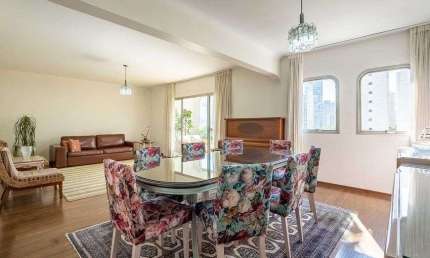 Apartamento para venda possui 196 metros quadrados com 4 quartos em Indianópolis - São Paulo - SP