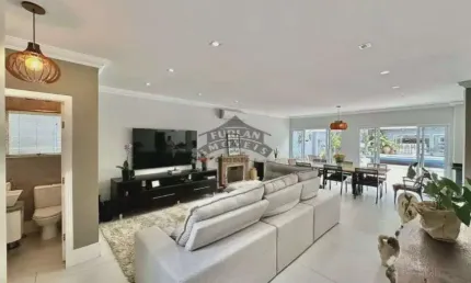 Casa Sobrado alto padrão à venda no Condomínio Nova Higienópolis no Jardim do Golf I em Jandira - SP