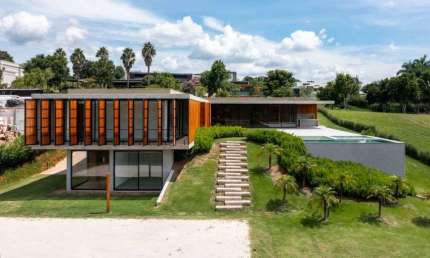 Casa sobrado de alto padrão à venda no Condomínio Quinta da Baroneza em Bragança Paulista - SP