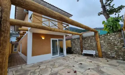 Excelente casa de Praia à venda em São Sebastião - São Paulo.