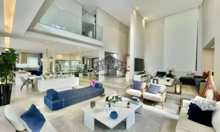 Casa Sobrado alto padrão à venda no Condomínio Alphaville Granja Viana em Carapicuíba - SP