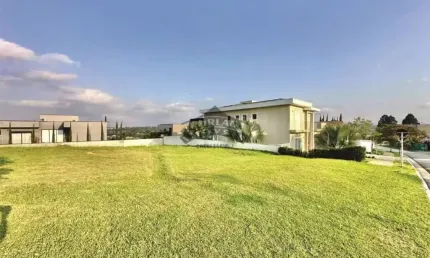Terreno à venda no Condomínio Alphaville Granja Viana na Granja Viana em Carapicuíba  - SP
