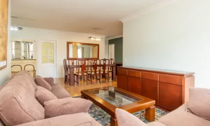 Apartamento alto padrão à venda no condomínio Edifício Versailles em Moema em São Paulo - SP.