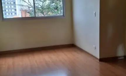 Apartamento à venda no Edifício Parati em Mirandópolis em São Paulo - SP.