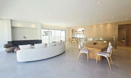 Casa alto padrão à venda no Alphaville Residencial Um em Barueri em São Paulo - SP.