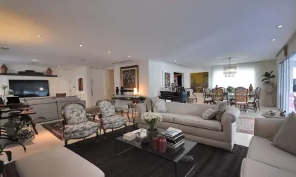 Apartamento à venda no Edifício Manhattan em Itaim Bibi em São Paulo - SP
