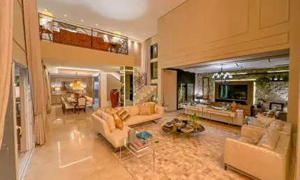 Casa sobrado de alto padrão à venda no Residencial Campos do Conde em Barueri - SP