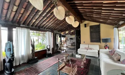 Casa térrea de alto padrão à venda e locação no morro do geribá em búzios - rj