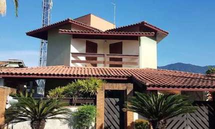 Casa à venda 5 Quartos, 2 Suites, 3 Vagas, 230M², Capricórnio I, Caraguatatuba - SP