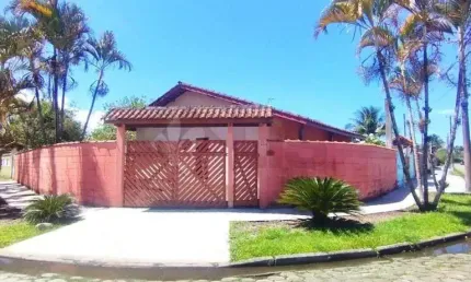 Casa de Esquina à Venda - Pontal Santa Marina - Caraguatatuba