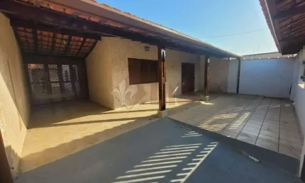 Casa Ampla a 200m da Praia – Conforto e Espaço para Sua Família!