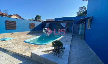CASA DE ALTO PADRÃO NO JARDIM BRITÂNIA – UM LUXO À SUA ESPERA!