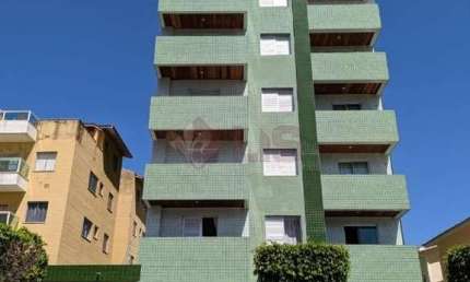 Seja bem-vindo ao seu novo lar em um paraíso a apenas 1 quadra da praia!