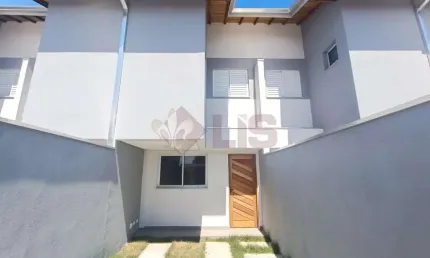 Sobrado à Venda no Pontal de Santa Marina – Conforto e Localização Privilegiada!