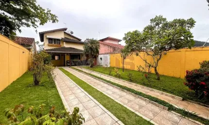 Oportunidade única: sobrado espetacular a 200m da praia martim de sá!